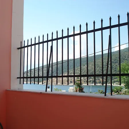 Mema'S Apartment Agia Efimia Exterior photo