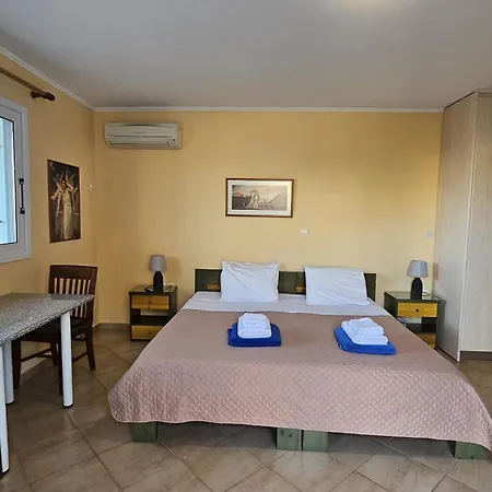Mema'S Apartment Agia Efimia Room photo