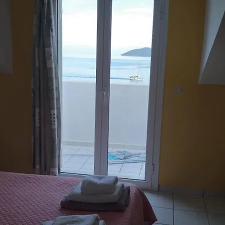 Mema'S Apartment Agia Efimia Room photo