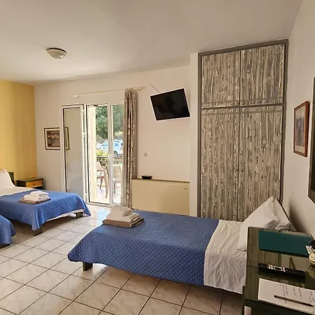 Mema'S Apartment Agia Efimia Room photo