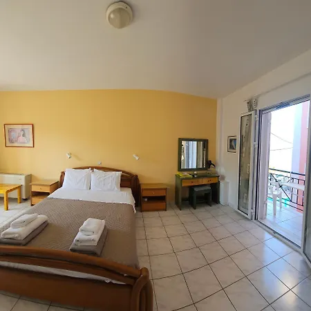 Mema'S Apartment Agia Efimia Room photo