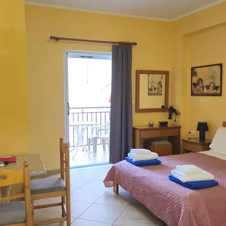 Mema'S Apartment Agia Efimia Room photo