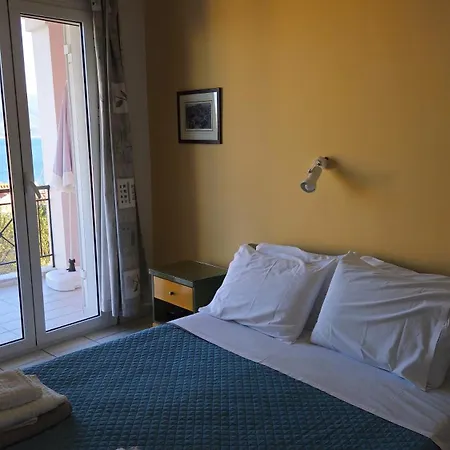 Mema'S Apartment Agia Efimia Room photo