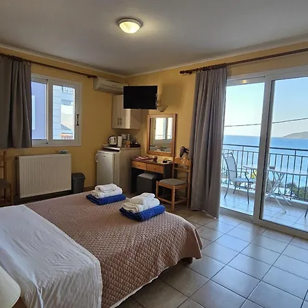 Mema'S Apartment Agia Efimia Room photo
